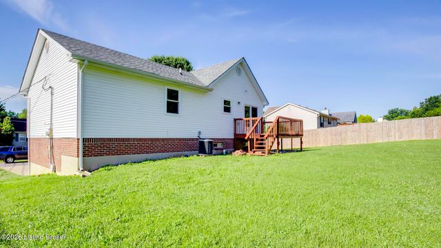 200 Mable Ct, Vine Grove, KY 40175