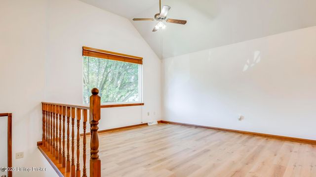200 Mable Ct, Vine Grove, KY 40175