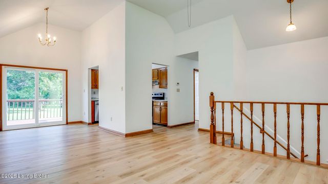 200 Mable Ct, Vine Grove, KY 40175