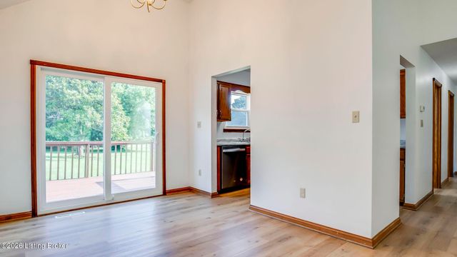 200 Mable Ct, Vine Grove, KY 40175
