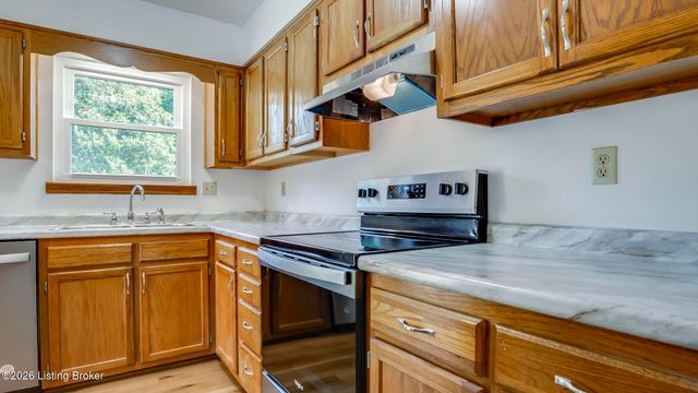 200 Mable Ct, Vine Grove, KY 40175