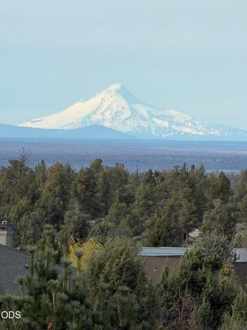 10504 Bitterbrush Court, Redmond, OR 97756