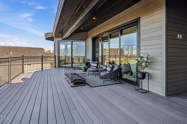 10504 Bitterbrush Court, Redmond, OR 97756