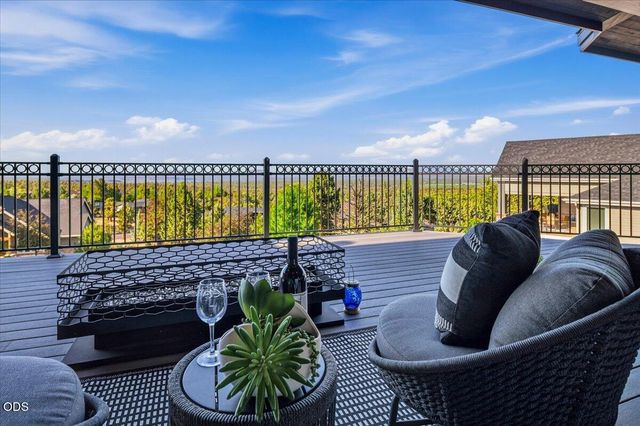 10504 Bitterbrush Court, Redmond, OR 97756