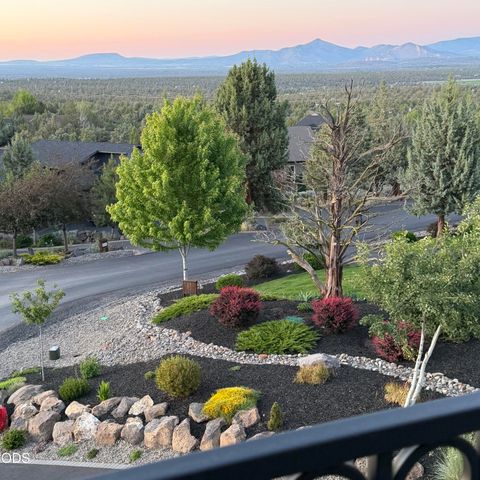 10504 Bitterbrush Court, Redmond, OR 97756