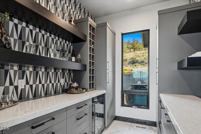 10504 Bitterbrush Court, Redmond, OR 97756