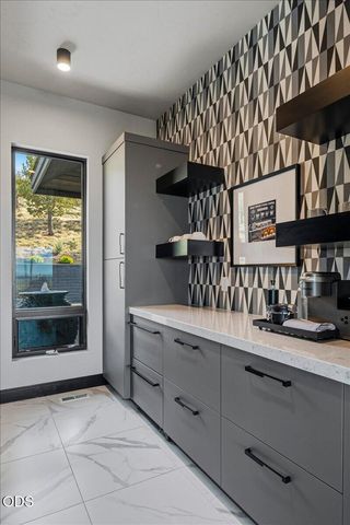 10504 Bitterbrush Court, Redmond, OR 97756