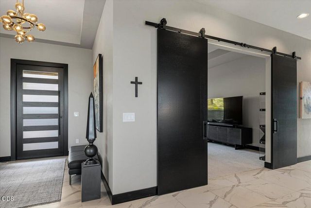 10504 Bitterbrush Court, Redmond, OR 97756
