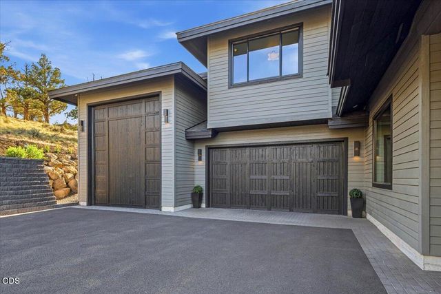 10504 Bitterbrush Court, Redmond, OR 97756