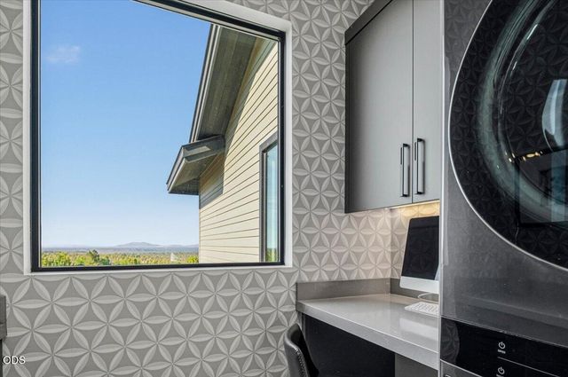10504 Bitterbrush Court, Redmond, OR 97756
