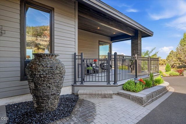 10504 Bitterbrush Court, Redmond, OR 97756