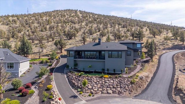 10504 Bitterbrush Court, Redmond, OR 97756