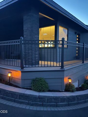 10504 Bitterbrush Court, Redmond, OR 97756