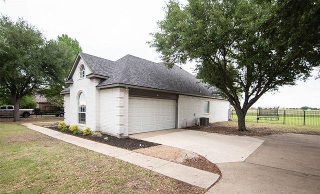 1393 W Alamosa Drive, Talty, TX 75160