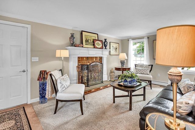82 Bellingham Rd, Blackstone, MA 01504