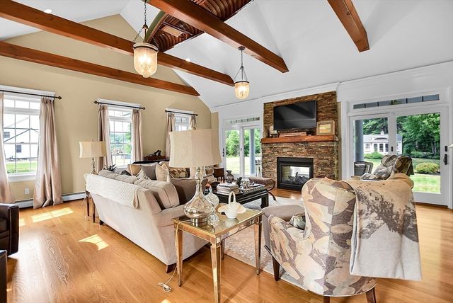 82 Bellingham Rd, Blackstone, MA 01504