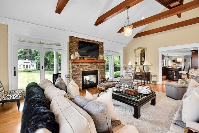 82 Bellingham Rd, Blackstone, MA 01504