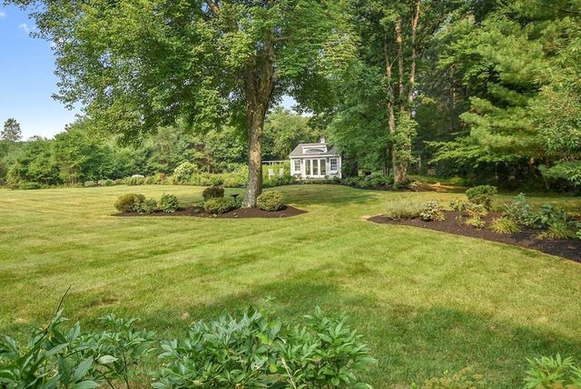 82 Bellingham Rd, Blackstone, MA 01504