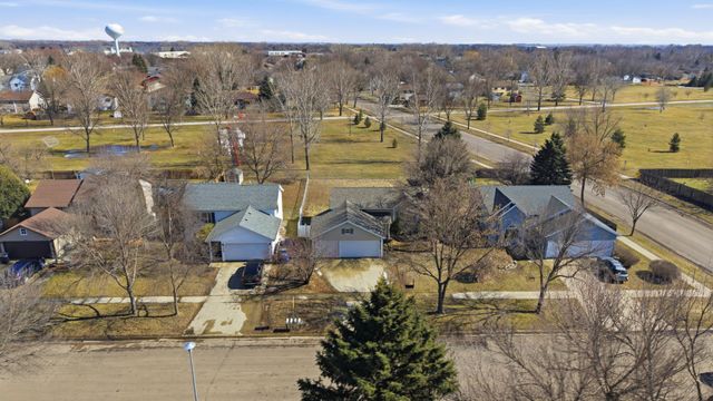 3474 18th Street S, Fargo, ND 58104