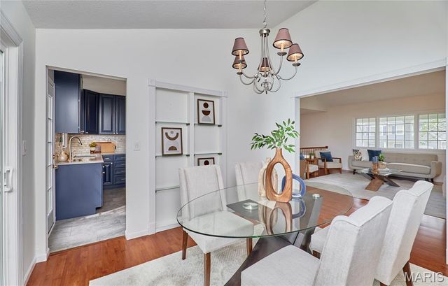 11900 Grant Place, Des Peres, MO 63131