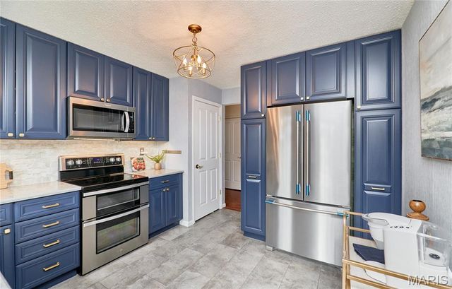 11900 Grant Place, Des Peres, MO 63131