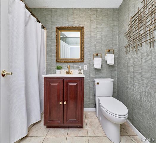 11900 Grant Place, Des Peres, MO 63131