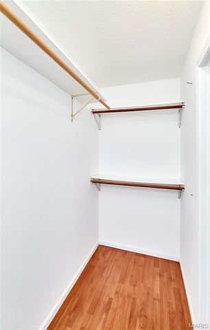 11900 Grant Place, Des Peres, MO 63131