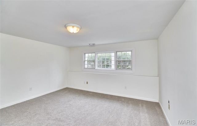 11900 Grant Place, Des Peres, MO 63131