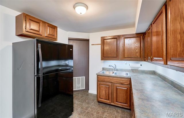 11900 Grant Place, Des Peres, MO 63131