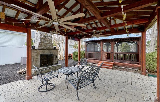 11900 Grant Place, Des Peres, MO 63131