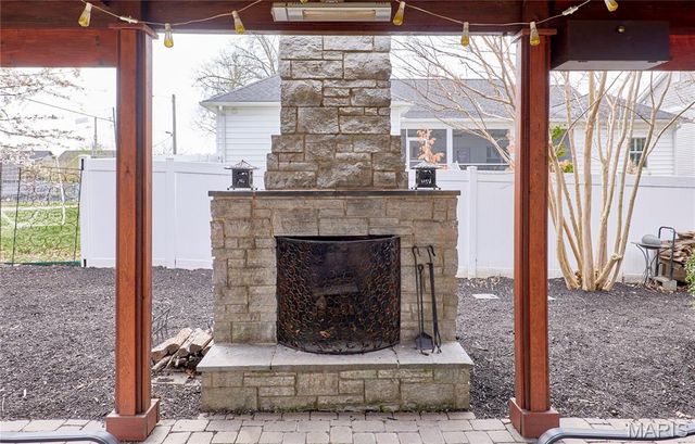 11900 Grant Place, Des Peres, MO 63131