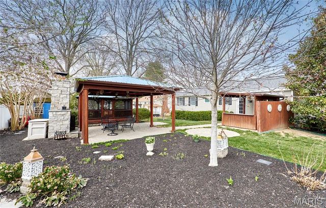 11900 Grant Place, Des Peres, MO 63131