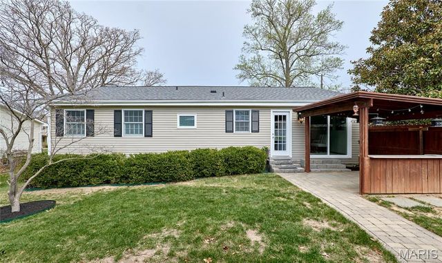 11900 Grant Place, Des Peres, MO 63131