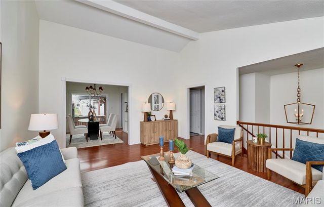 11900 Grant Place, Des Peres, MO 63131