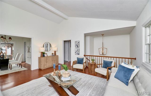 11900 Grant Place, Des Peres, MO 63131