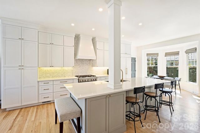 1244 Dilworth Crescent Row, Charlotte, NC 28203