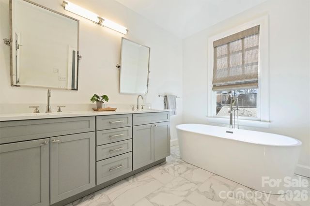 1244 Dilworth Crescent Row, Charlotte, NC 28203