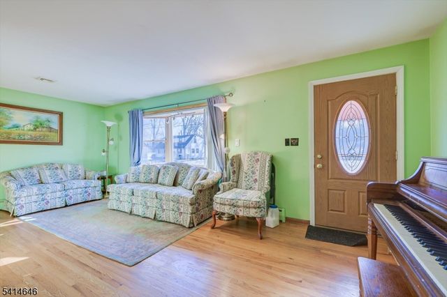 99 Elmhurst Ave, Woodbridge Twp., NJ 08830