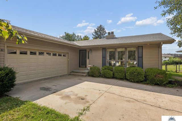 113 Meadow Lane, Gretna, NE 68028