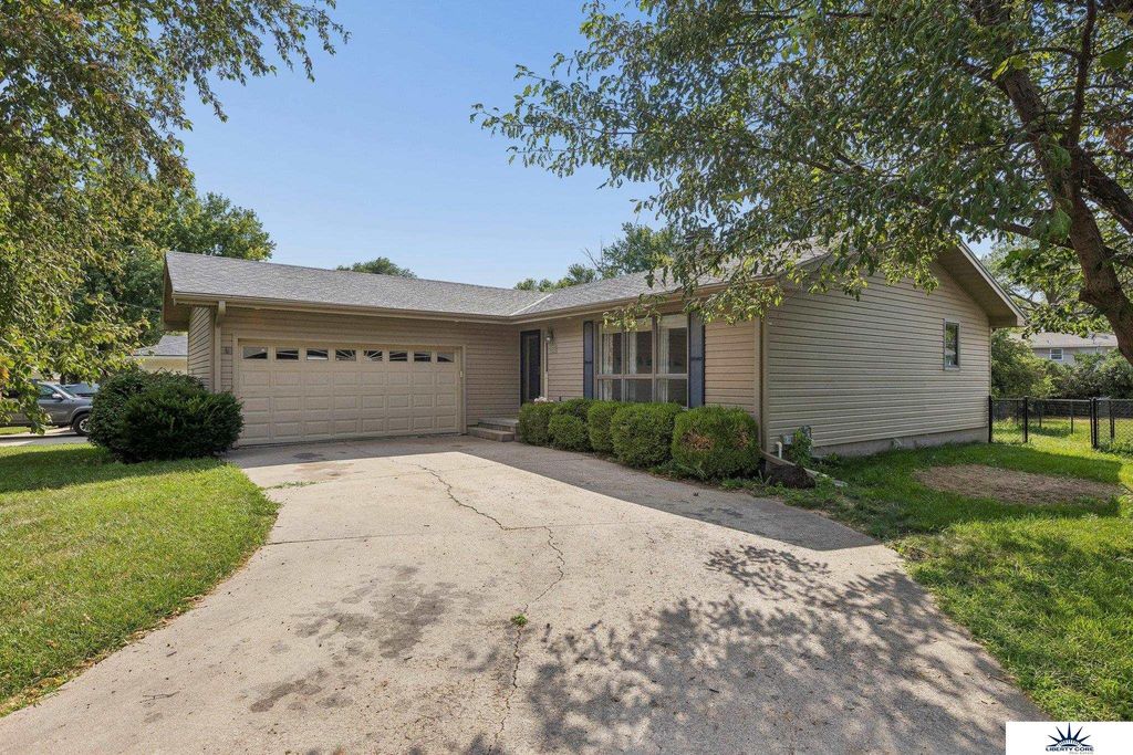 113 Meadow Lane, Gretna, NE 68028