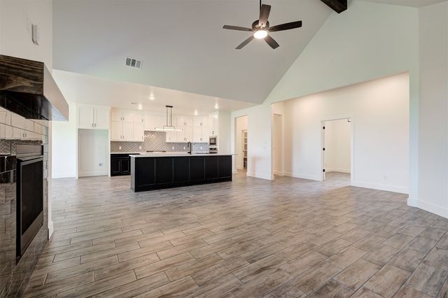 9321 NW 147th Terrace, Yukon, OK 73099