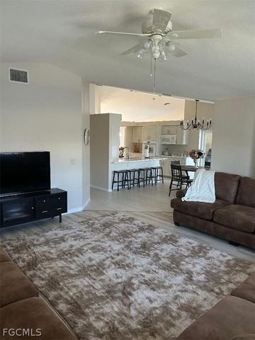 2813 SW 31st LN, Cape Coral, FL 33914