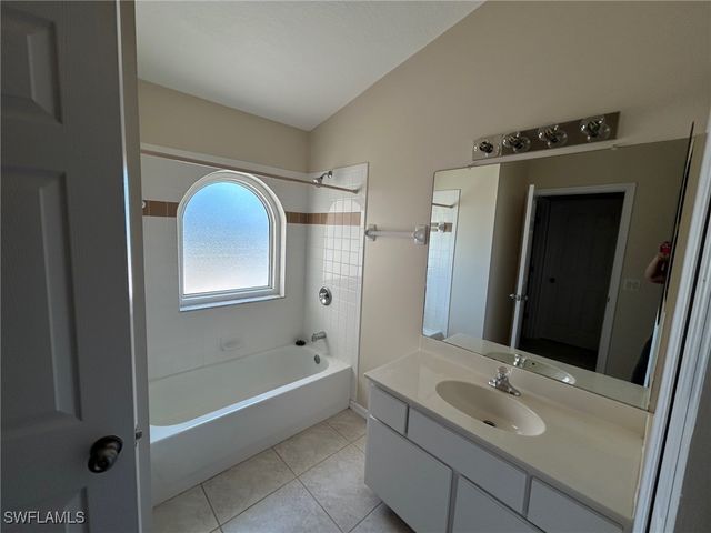 2813 SW 31st LN, Cape Coral, FL 33914