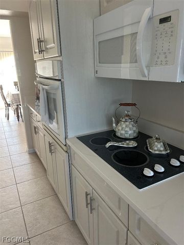 2813 SW 31st LN, Cape Coral, FL 33914