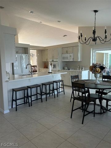 2813 SW 31st LN, Cape Coral, FL 33914