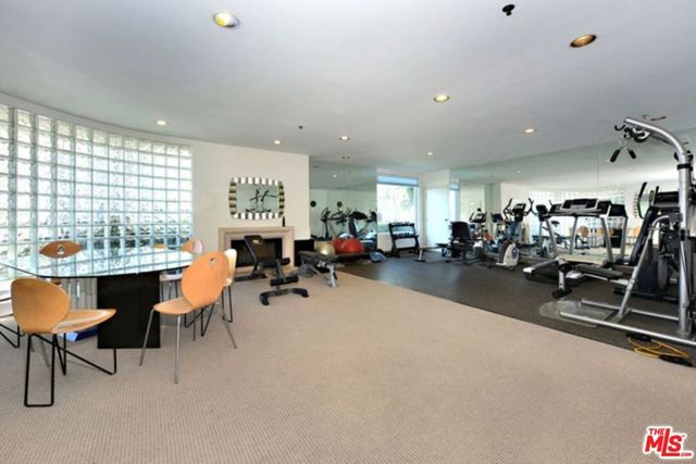 2203 Ocean Avenue 102, Santa Monica, CA 90405