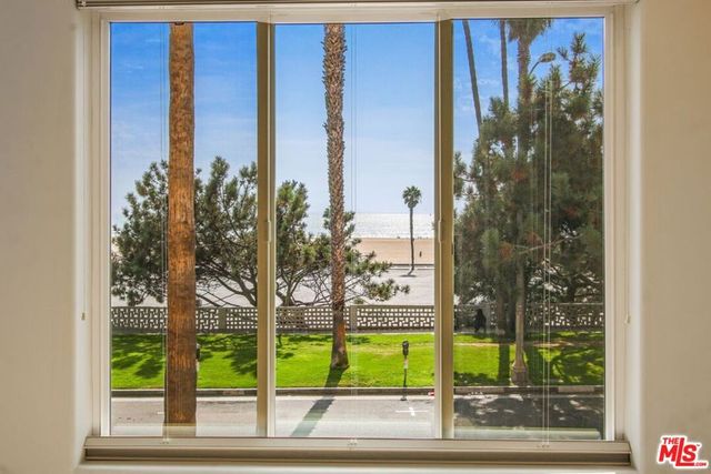 2203 Ocean Avenue 102, Santa Monica, CA 90405