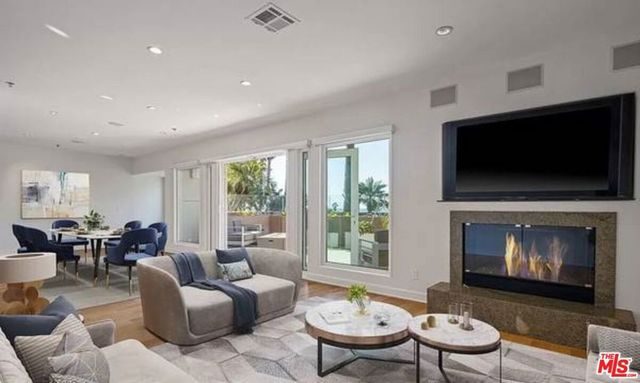 2203 Ocean Avenue 102, Santa Monica, CA 90405