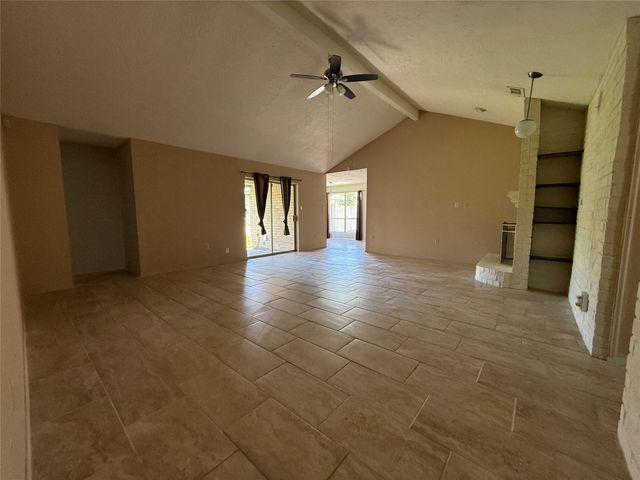 514 W Castle Harbour Drive, Friendswood, TX 77546