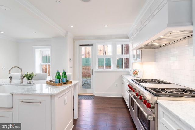 2715 N ST NW, Washington, DC 20007